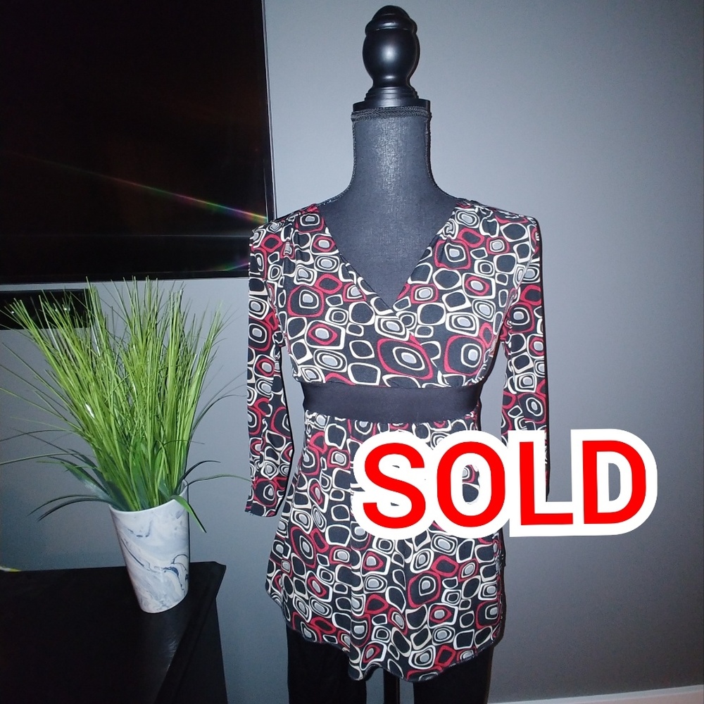 PATTERNED BLOUSE - SIZE/LARGE